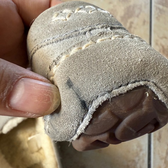 UGG Womens Ansley Gray Suede Waterproof Slip On Slippers Size 7 Moccasins - Picture 9 of 9